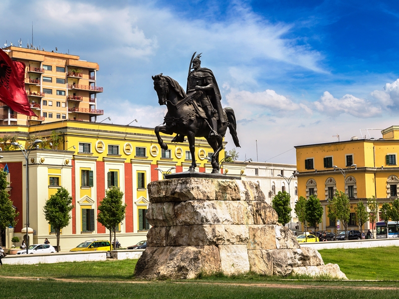 Albanien Rundreise Skanderberg Platz in Tirana SRD