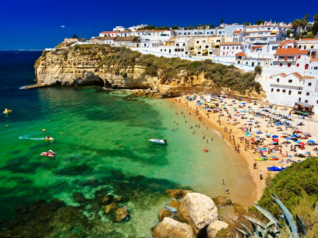 Algarve Höhepunkte Standorthotel Ort an der Bucht