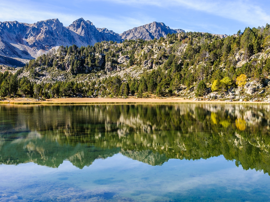 Andorra Wander-Reise Blick auf 1. See von Pessons SRD
