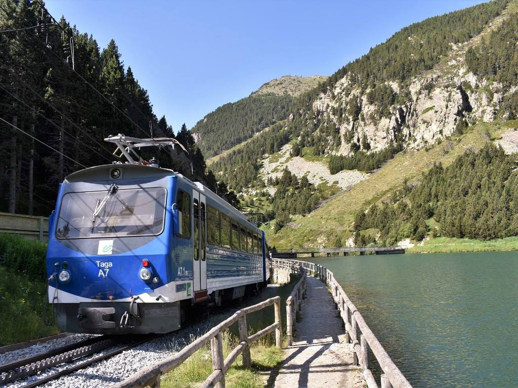 Andorra Kulturreise Höhepunkte Bahn im Vall de Nuria SRD