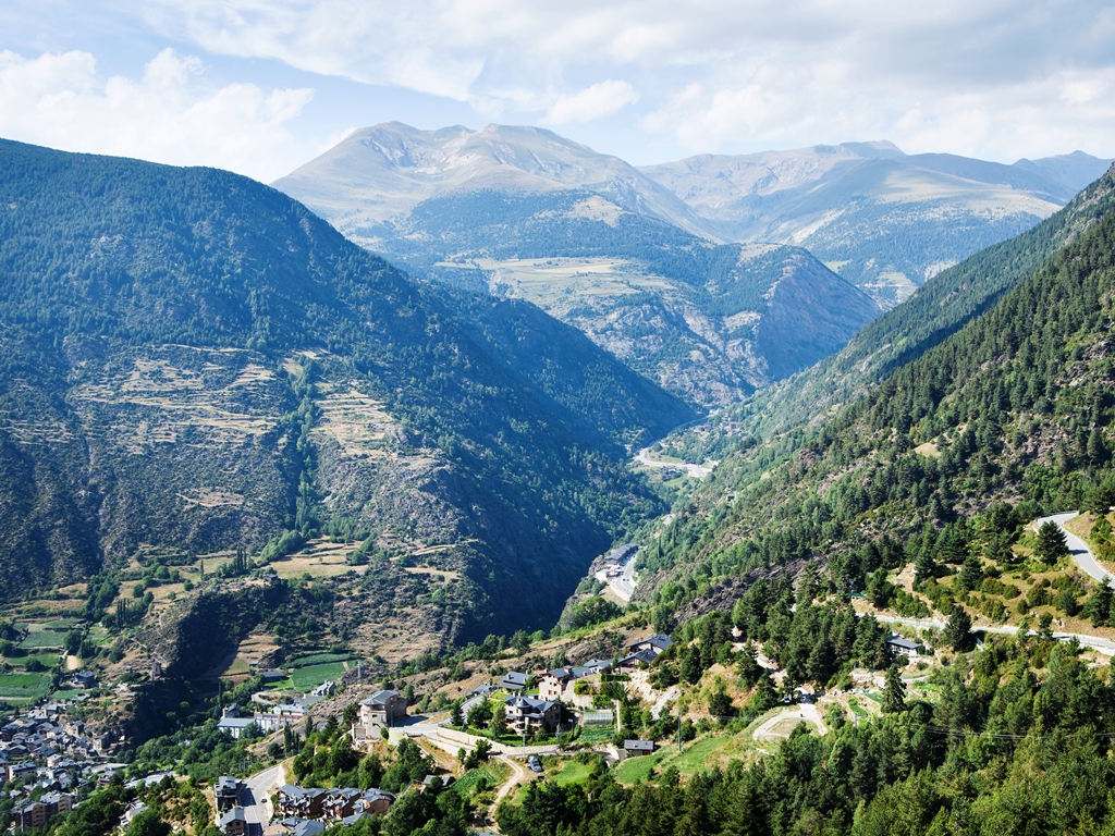 Andorra Wander-Reise Blick auf Andorra La Vella SRD