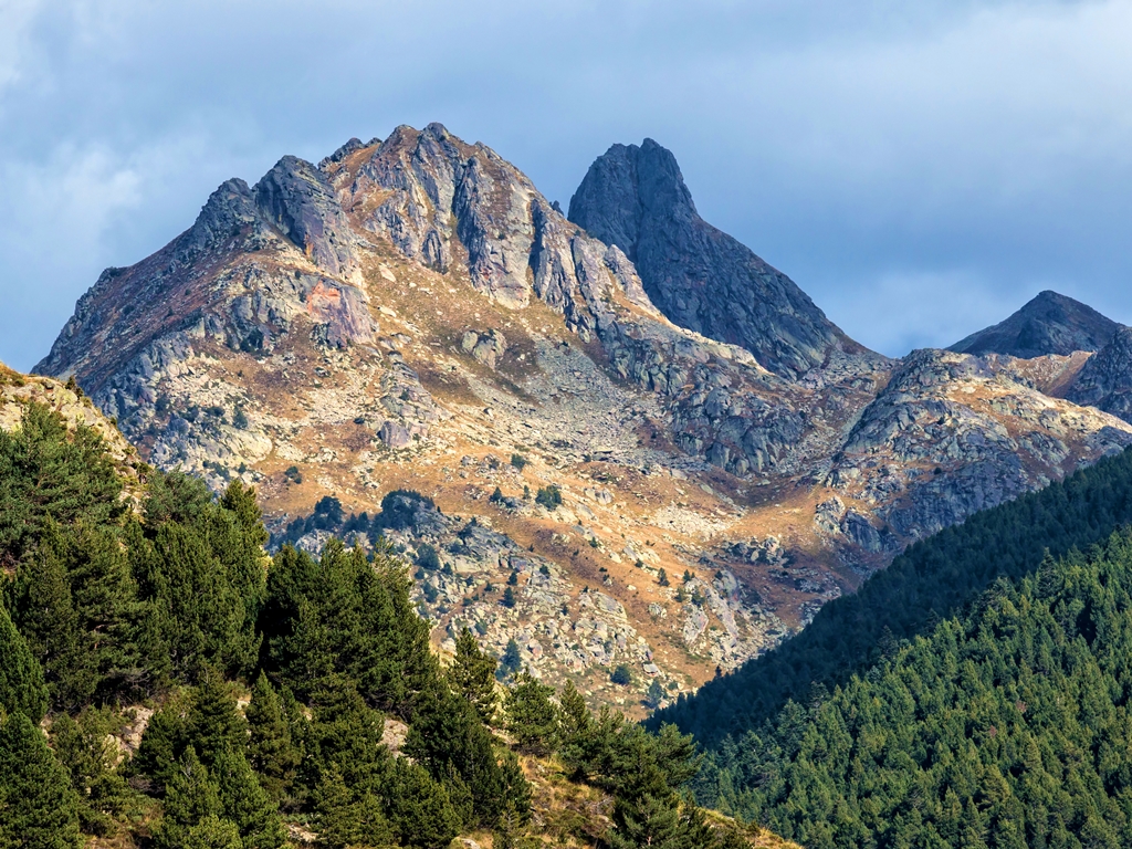 Andorra Wander-Reise Blick auf Berggipfel SRD