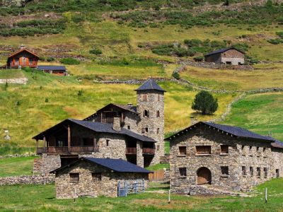 Andorra Wander-Reise Typische Häuser SRD