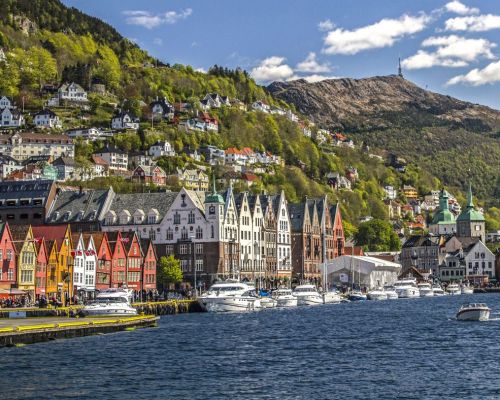 Norwegen Häuser der Altstadt Bergens am Meere