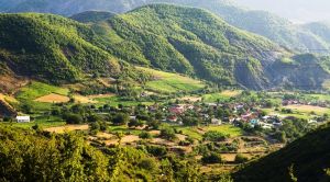 Albanien Rundreise Landschaft zwischen Elbasan und Tirana - SRD
