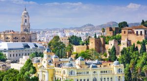 Malaga Städtereise Blick auf Rathaus, Kathedrale und Alcazaba SRD