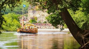 Perigord Bootsfahrt Dordogne Perigord Bootsfahrt Dordogne