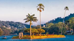 Sri Lanka Insel im Kandy See